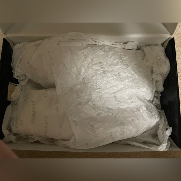 Guess Catchings men’s shoes white/holographic - Picture 13 of 15